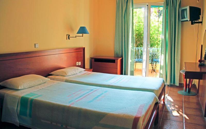 Poseidon Apartments Агиос Гордиос Екстериор снимка